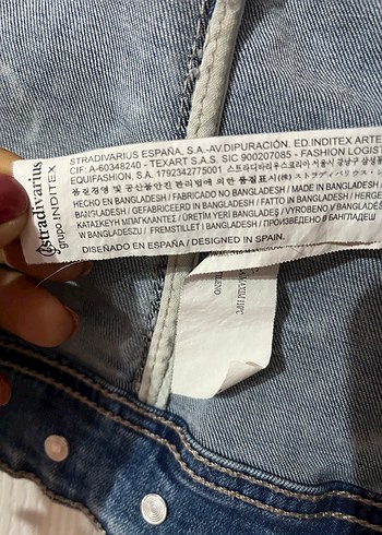 26 Beden Düğmeli Bağlamalı Desenli Kot Ceket