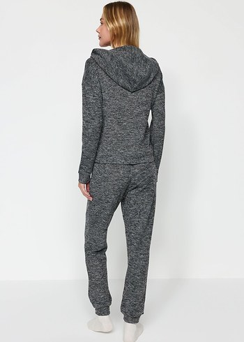 Trendyolmilla Gri Kapüşonlu Kadın Sweatshirt ve pantolon takım. - Görsel 6