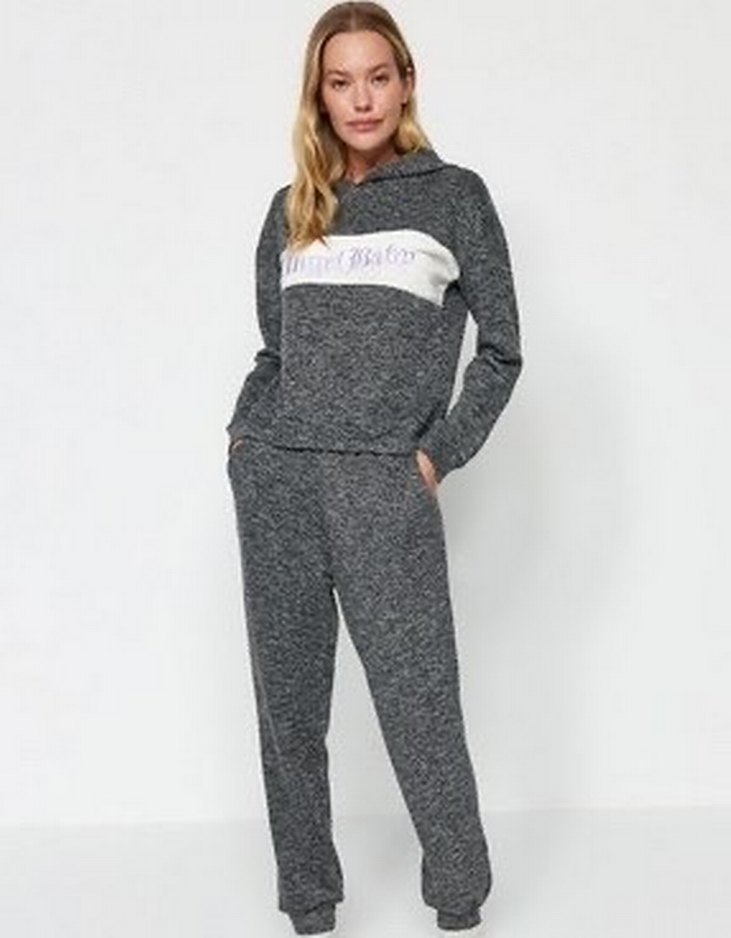 Trendyolmilla Gri Kapüşonlu Kadın Sweatshirt ve pantolon takım. - Görsel 2