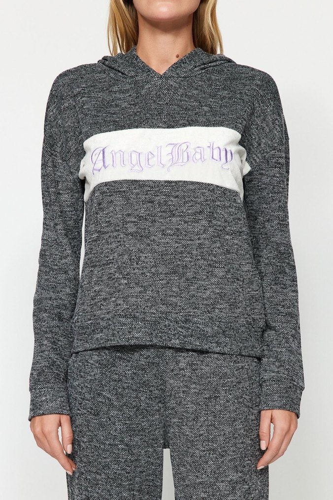 Trendyolmilla Gri Kapüşonlu Kadın Sweatshirt ve pantolon takım. - Görsel 3