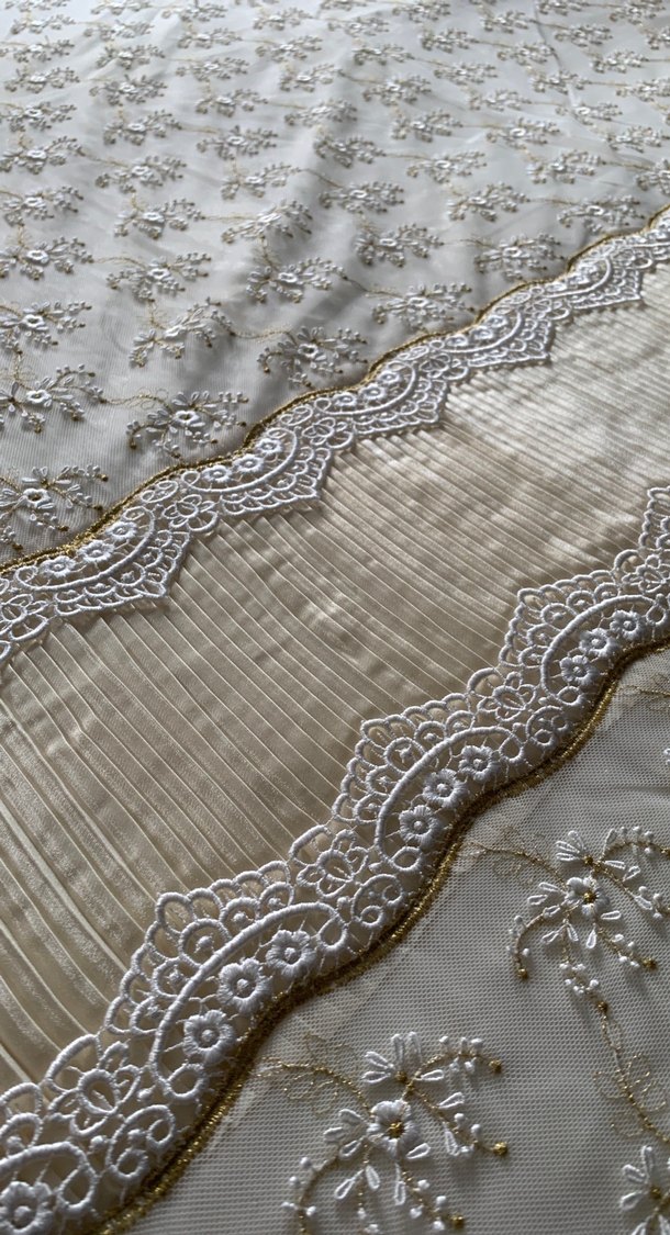 İşlemeli Parlak Beyaz Yatak Örtüsü - Görsel 5