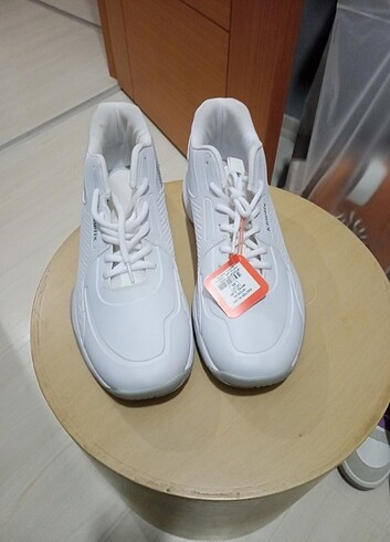 45 Beden beyaz Renk Orjinal Kinetix ayakkabı erkek