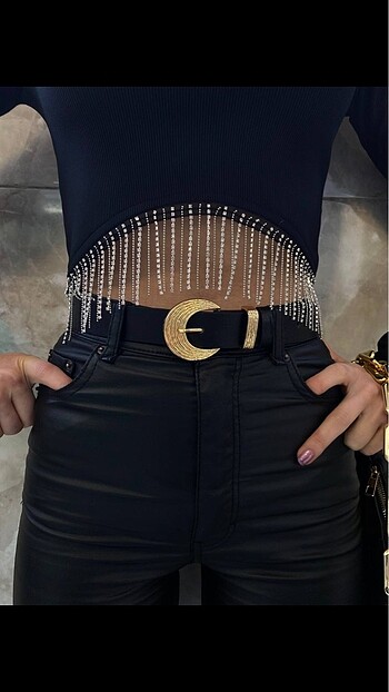 AY GÖRÜNÜMLÜ GOLD RENGİ KEMER