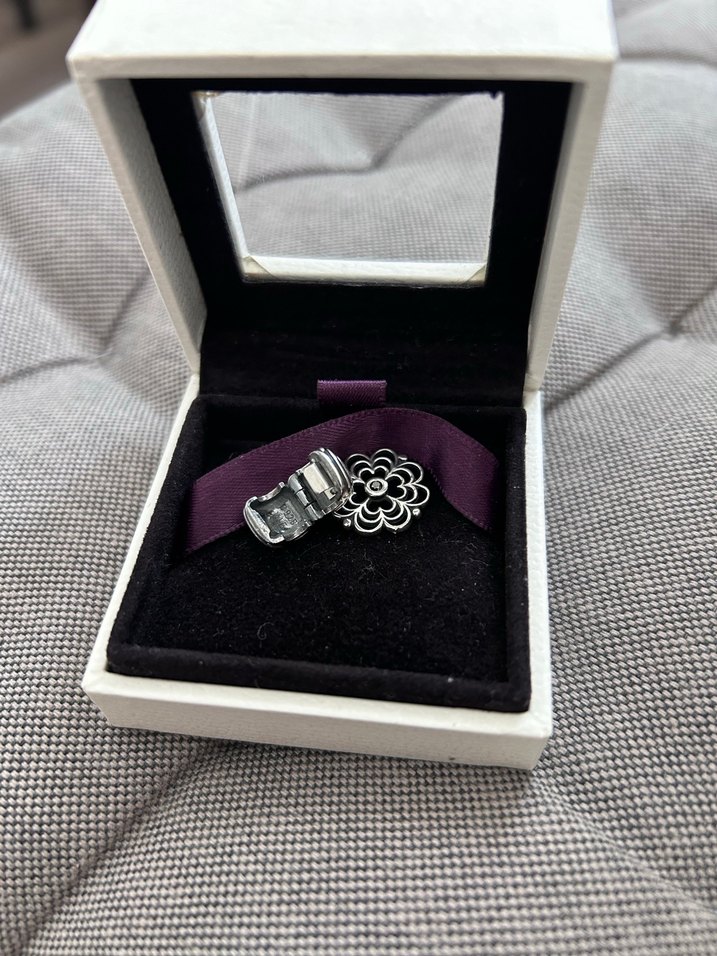 Mor ve Gri Boncuklu Gotik Kadın Charm - Görsel 4