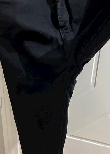 Siyah Kemer Detaylı Kadın Kot Pantolon - Görsel 2