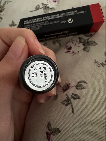 Beden kırmızı Renk Mac Russian Red Ruj