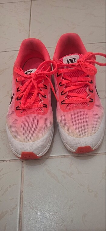 37,5 Beden Nike airmax ayakkabı