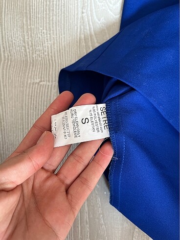 saks mavisi tek omuz elbise - Görsel 8