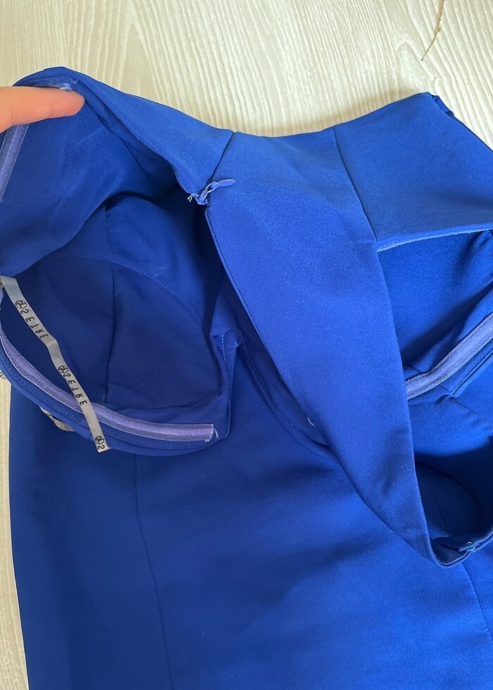 saks mavisi tek omuz elbise - Görsel 3