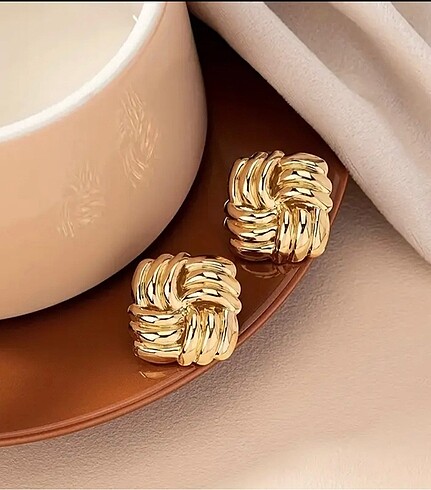 Square Design Stud Küpe