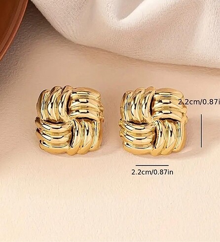 Diğer Square Design Stud Küpe
