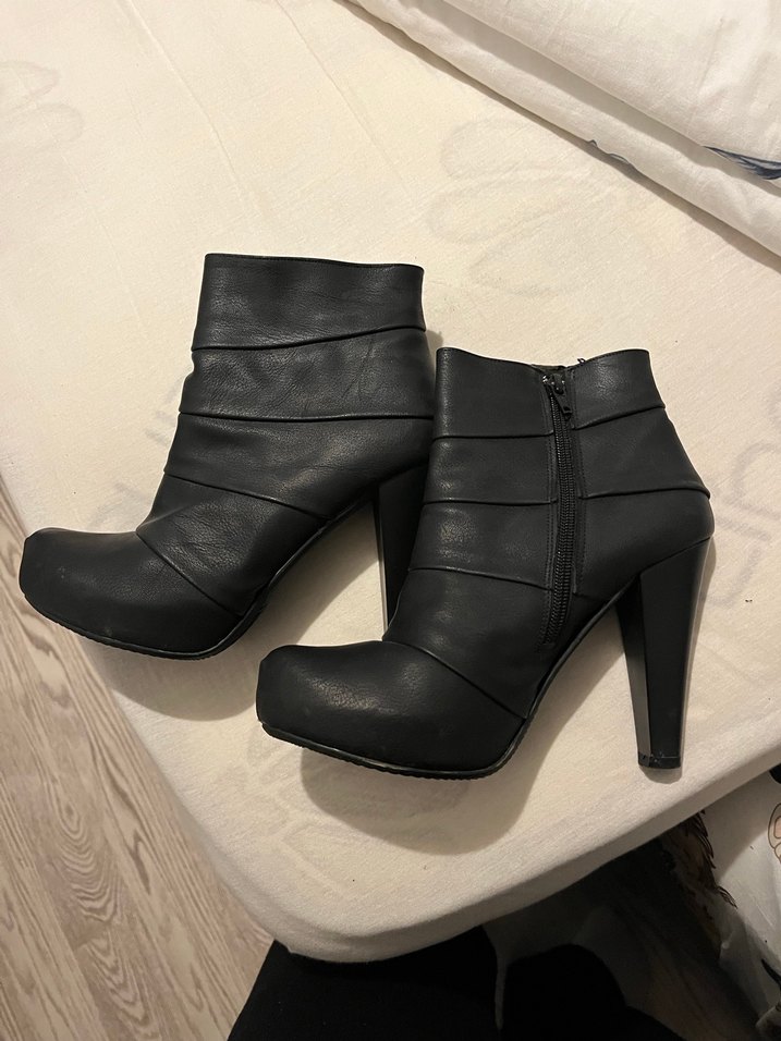 Siyah Deri Platform Topuklu Kadın Bot - Görsel 5