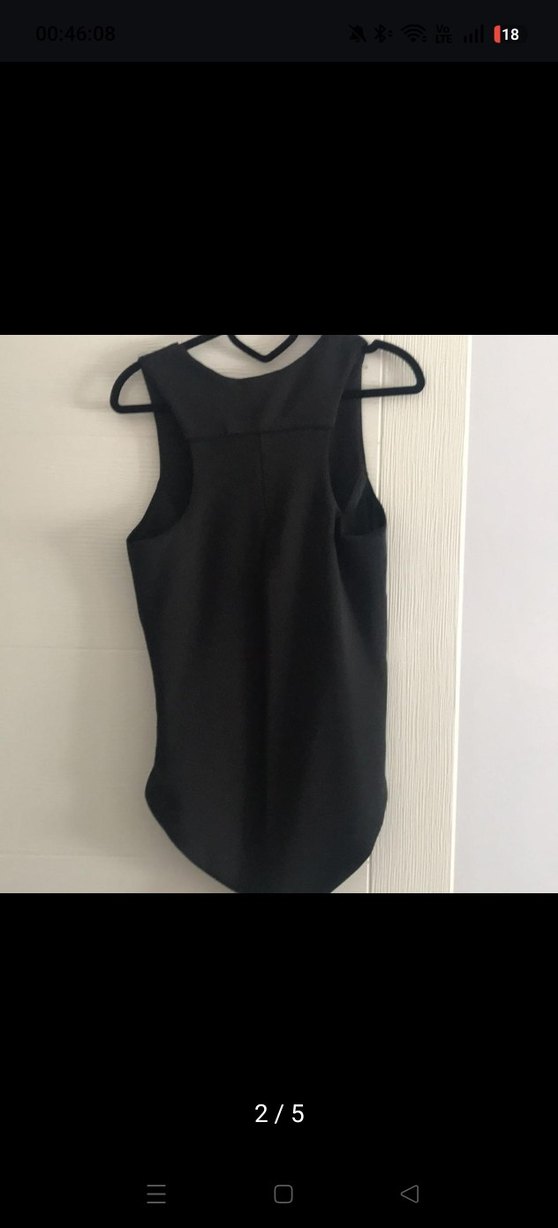 Siyah Drapeli V-Yaka Kolsuz Kadın yelek - Görsel 4