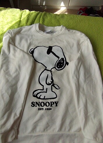 m Beden beyaz Renk Zara peanuts snoopy sweatshirt