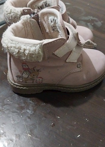 LC Waikiki Bej Kız Çocuk Tokalı Bot