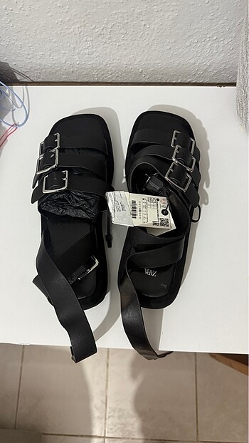 Zara siyah sandalet