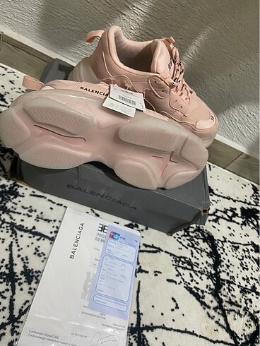 38 Beden New Balenciaga