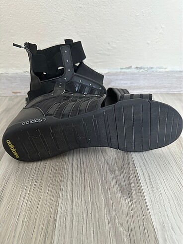 38 Beden Adidas sandalet