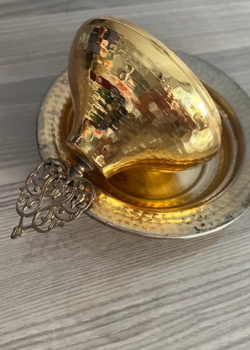 Parlak Altın Renk Yılan Desenli Sofra Ürünü - Görsel 2