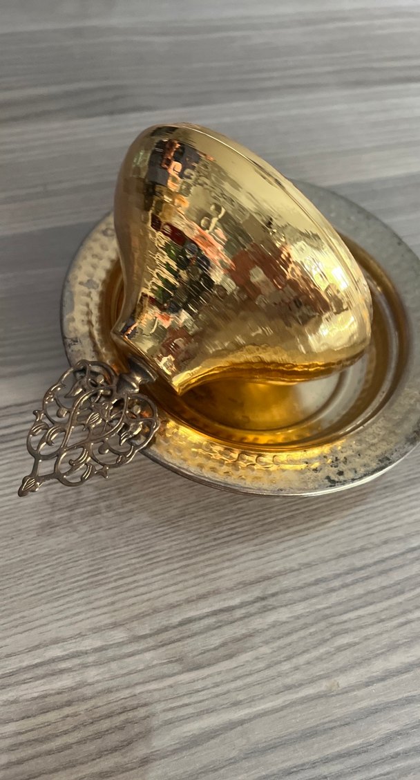 Parlak Altın Renk Yılan Desenli Sofra Ürünü - Görsel 2