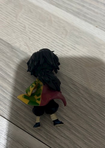 Küçük Sarı Koyu Renkli Aksiyon Figürü 6.5 cm - Görsel 3