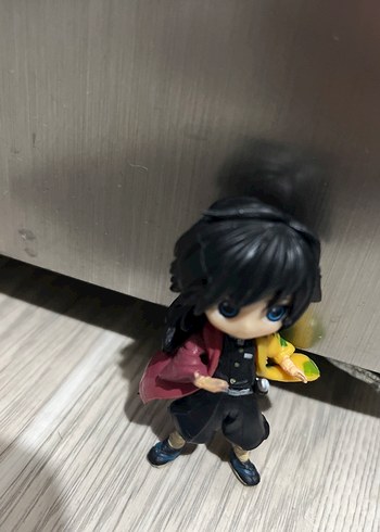 Küçük Sarı Koyu Renkli Aksiyon Figürü 6.5 cm - Görsel 4