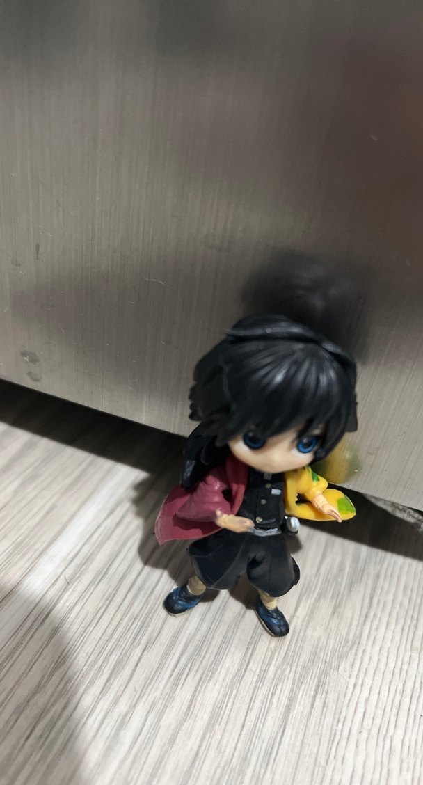 Küçük Sarı Koyu Renkli Aksiyon Figürü 6.5 cm - Görsel 4