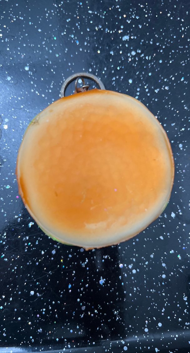 Parlak Turuncu Kabartmalı Kadın Anahtarlık - Görsel 2