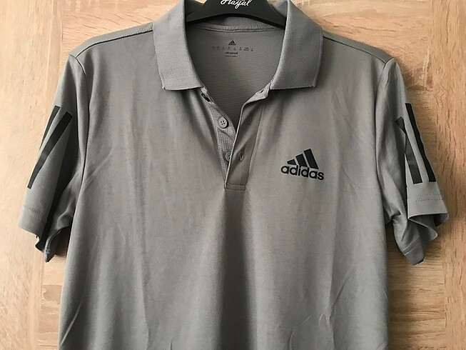 Adidas yakalı tişört