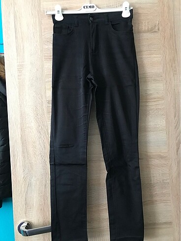Kot siyah pantolon
