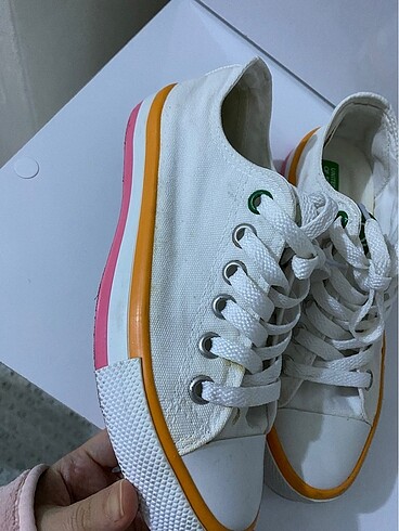 Beyaz converse