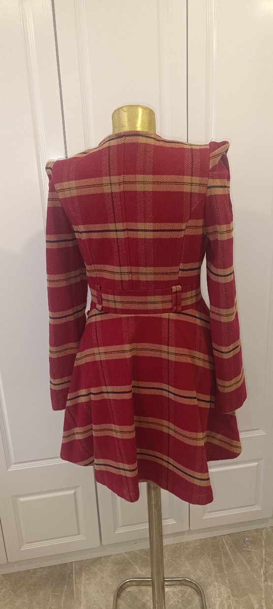 Uzun Bordo Çizgili Kadın Kaban - Görsel 3