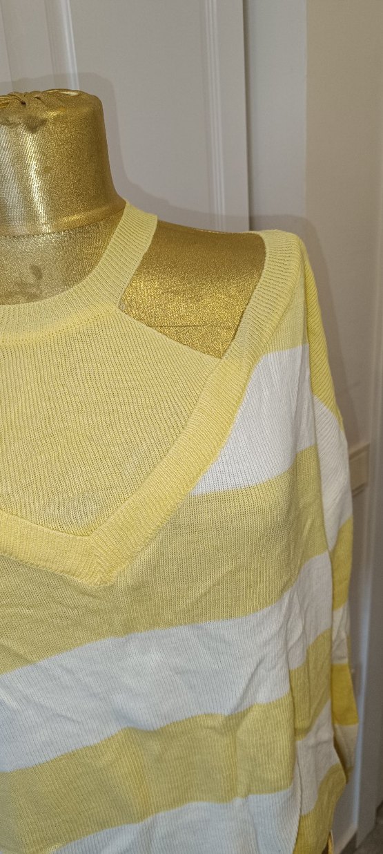 V Yaka Sarı Çizgili Kadın Kazak - Görsel 2