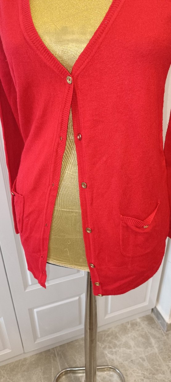 Düğmeli Kırmızı Kadın Hırka - Görsel 3