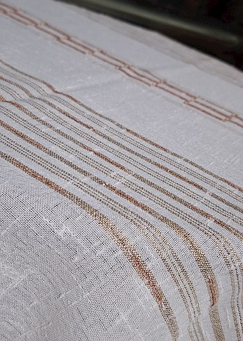 Nakışlı Beyaz Püsküllü Masa Örtüsü - Görsel 3