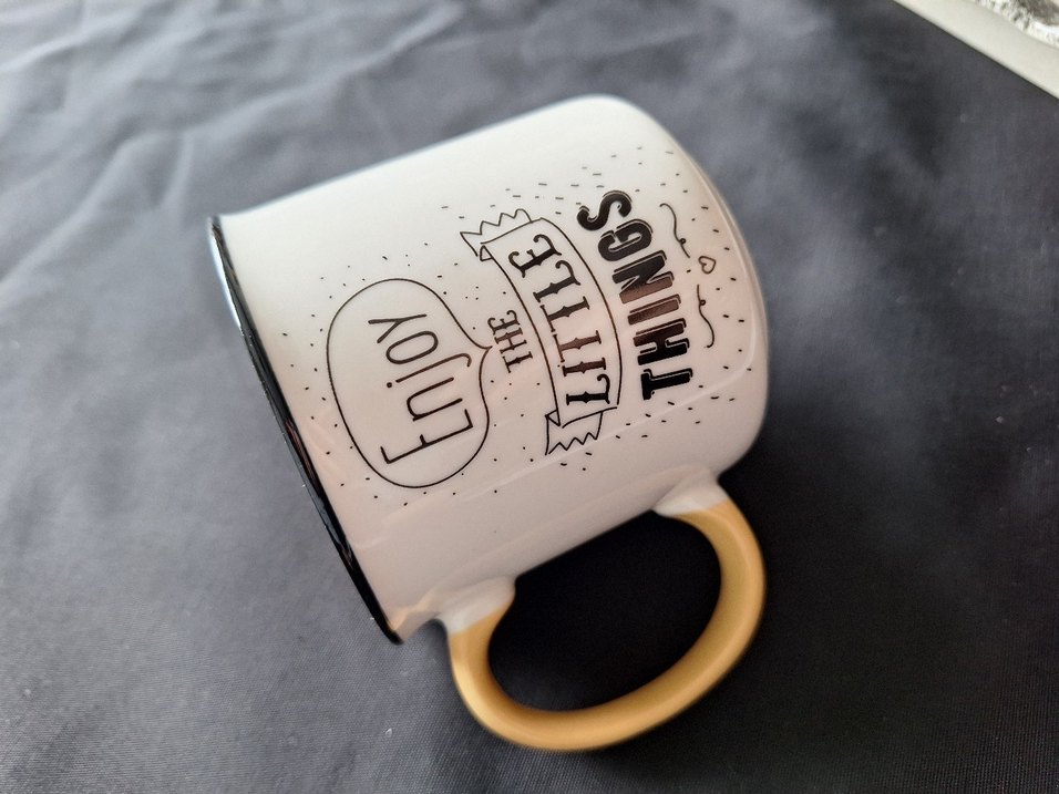 Bej Renkli Yazılı Seramik Kupa - Görsel 2