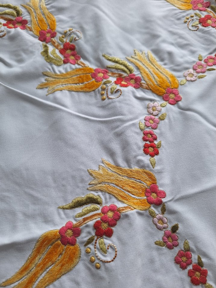 Nakışlı Bohem Renkli Beyaz Masa Örtüsü 1m.46cm - Görsel 4