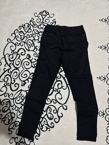 Siyah dar paça yüksel bel pantalon