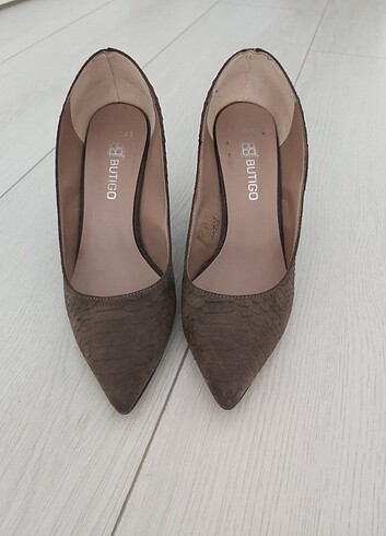 39 Beden Stiletto