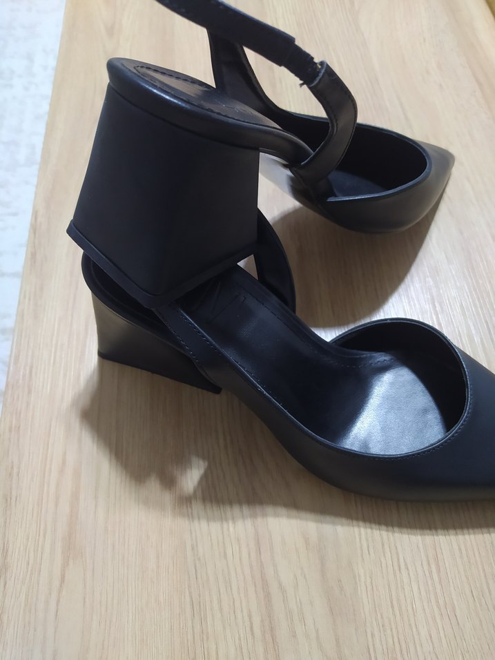 Siyah Tokalı Stiletto Ofis Ayakkabısı - Görsel 3