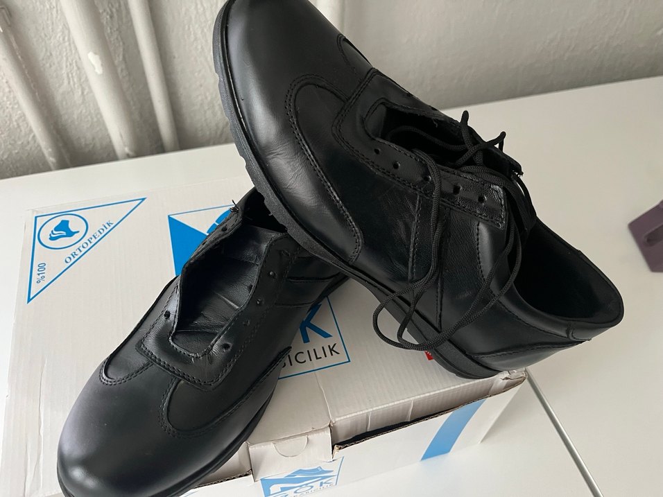 Siyah Erkek deri ayakkabi 40 numara - Görsel 2