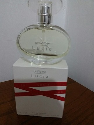 oriflame lucia edt