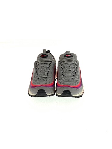 37.5 Beden Nike Spor Ayakkabı %70 İndirimli.