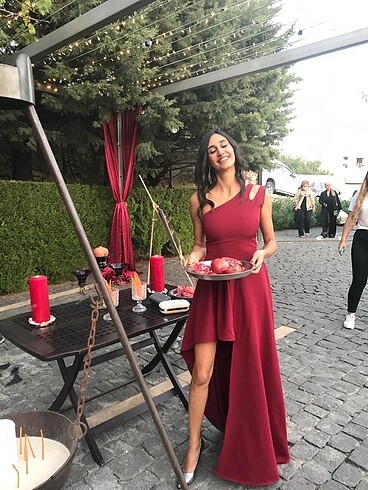 36 Beden Bordo Tek Omuz Yırtmaçlı Gece Elbisesi