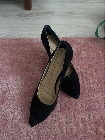 Stiletto topuklu
