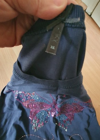 Kelebek Baskılı Pul Detaylı Kız Tişörtü - Görsel 4