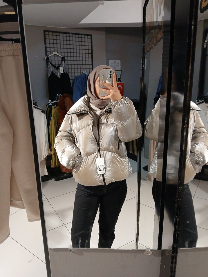 Kahverengi Kürklü Kapüşonlu Kolsuz Mont - Görsel 4