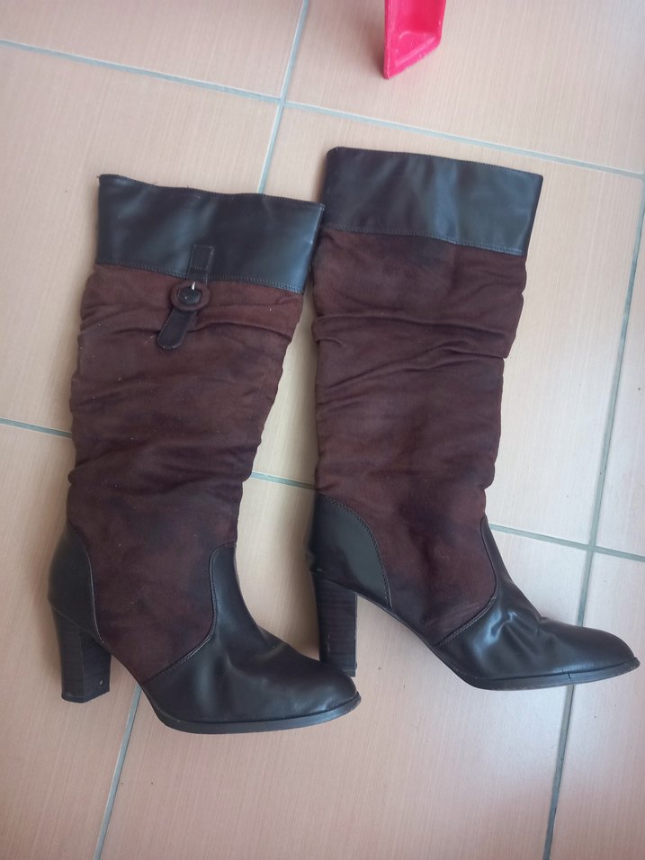 KAHVERENGİ SÜET GÖRÜNÜMLÜ TOKALI ÇİZME - Görsel 3