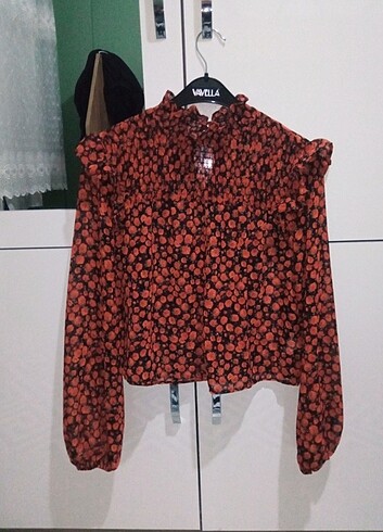 Bershka çiçekli transparan üst