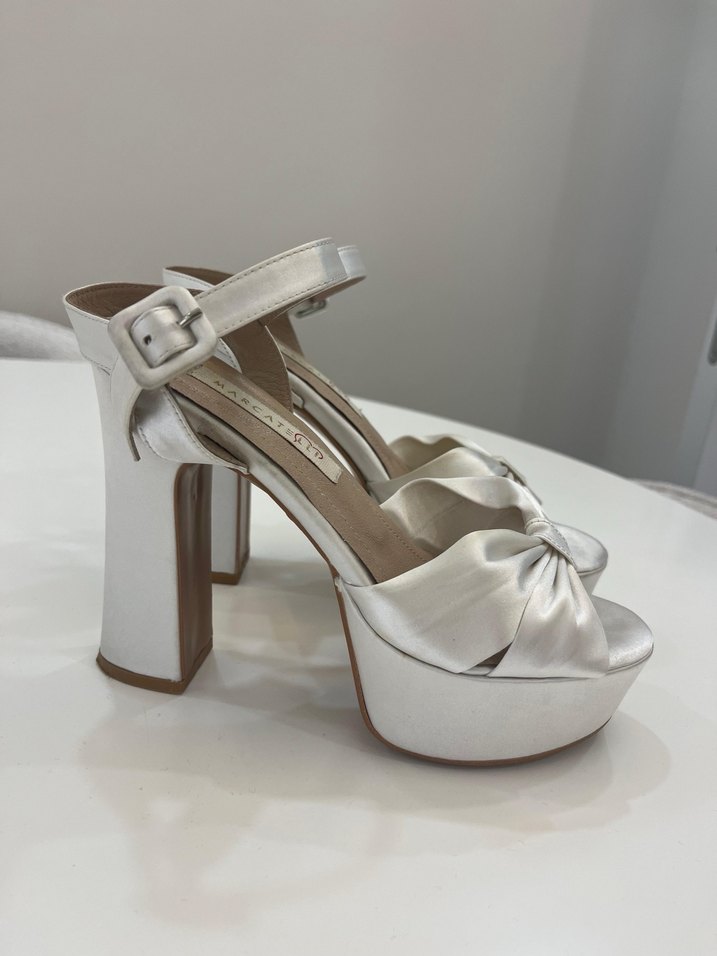 Fiyonk Detaylı Beyaz Platform Topuklu Abiye Ayakkabı - Görsel 3